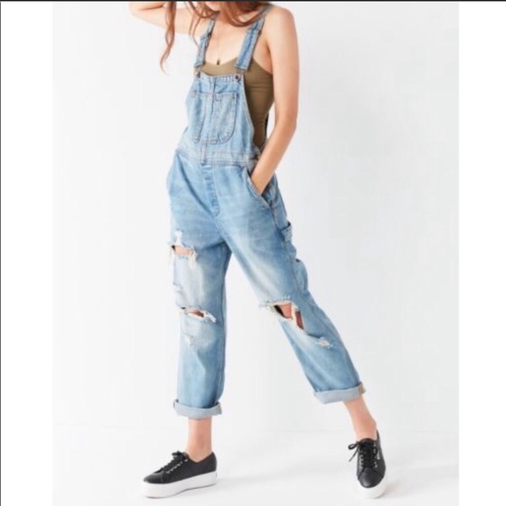 BDG- UO Vintage Distressed Denim Overalls